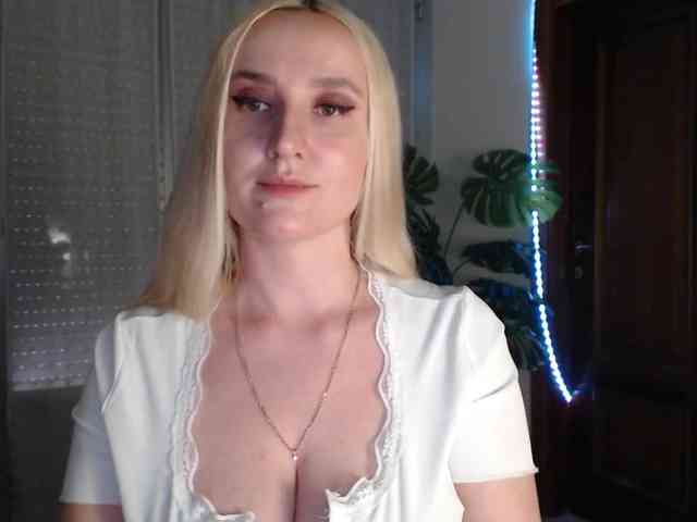 Alina-Lovely webcam