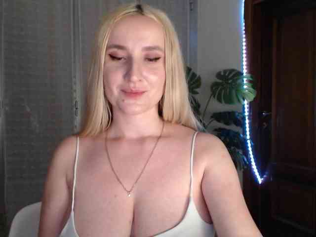 Alina-Lovely webcam