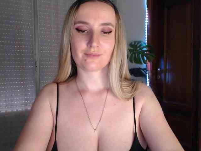 Alina-Lovely webcam
