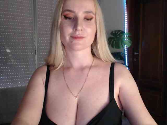 Alina-Lovely webcam
