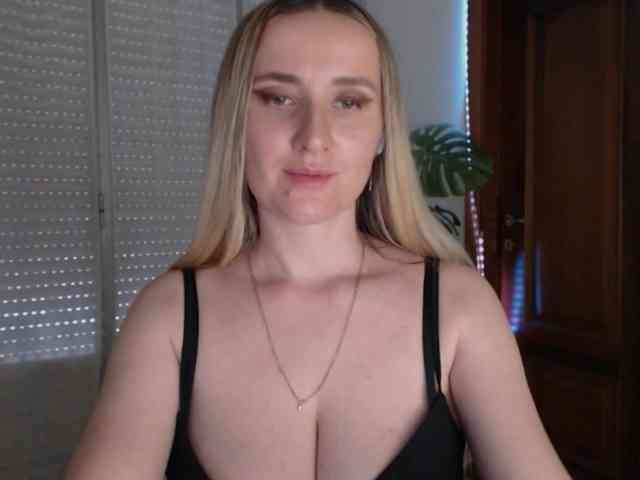 Alina-Lovely webcam