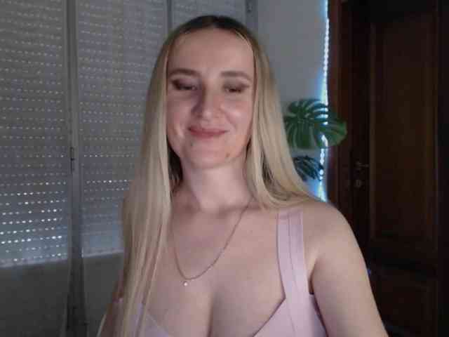 Alina-Lovely webcam