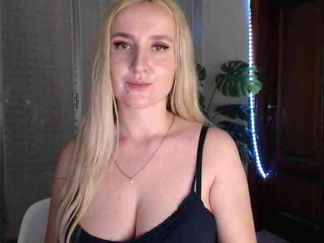 Alina-Lovely webcam