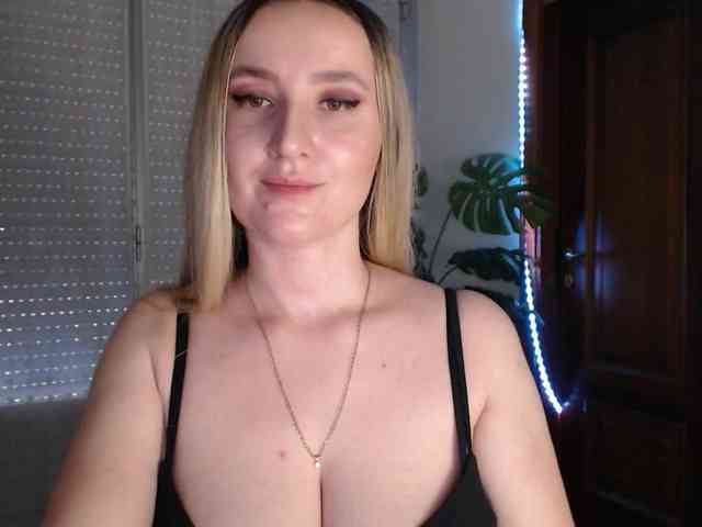 Alina-Lovely webcam