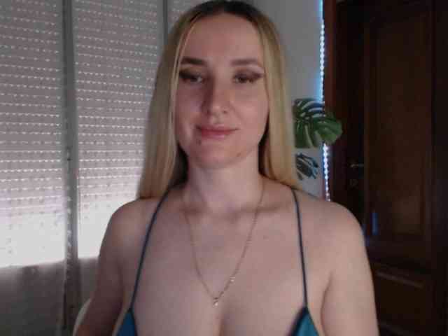 Alina-Lovely webcam