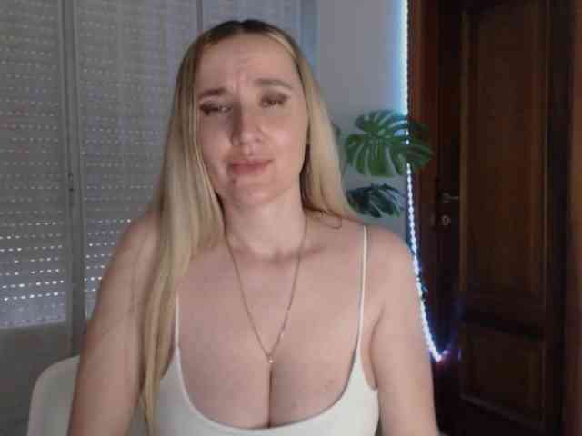 Alina-Lovely webcam