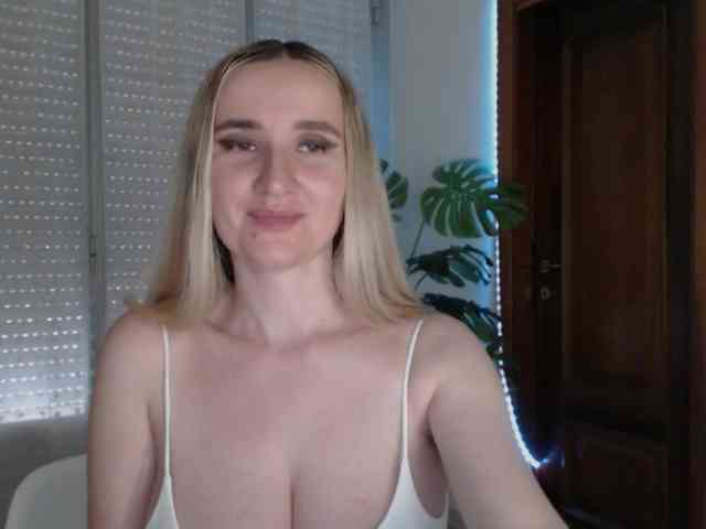 Alina-Lovely webcam