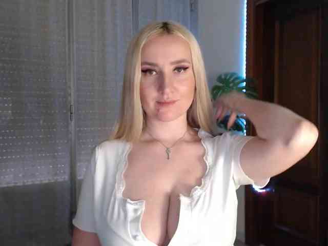 Alina-Lovely webcam