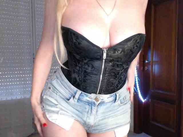 Alina-Lovely webcam