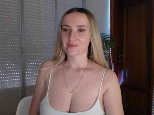 Alina-Lovely webcam