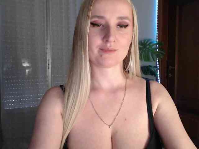 Alina-Lovely webcam