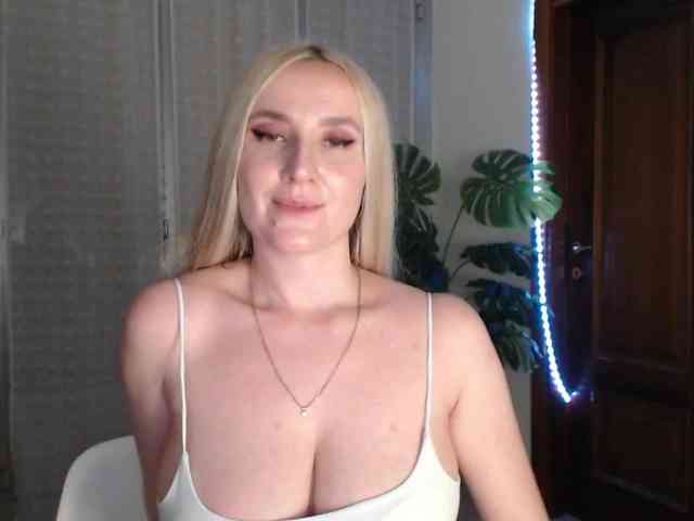 Alina-Lovely webcam