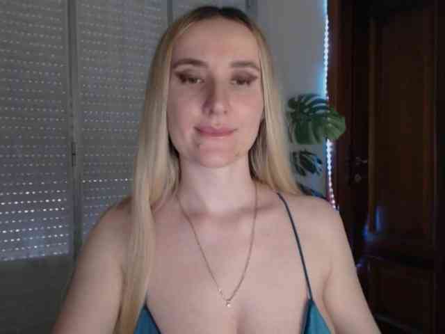 Alina-Lovely webcam