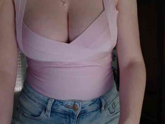 Alina-Lovely webcam