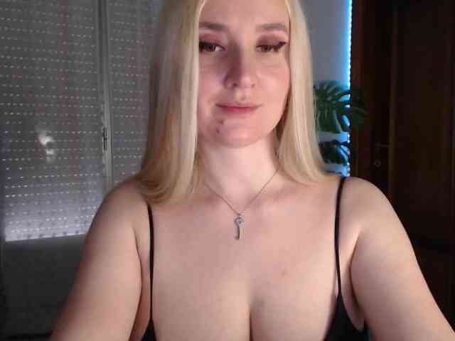 Alina-Lovely webcam
