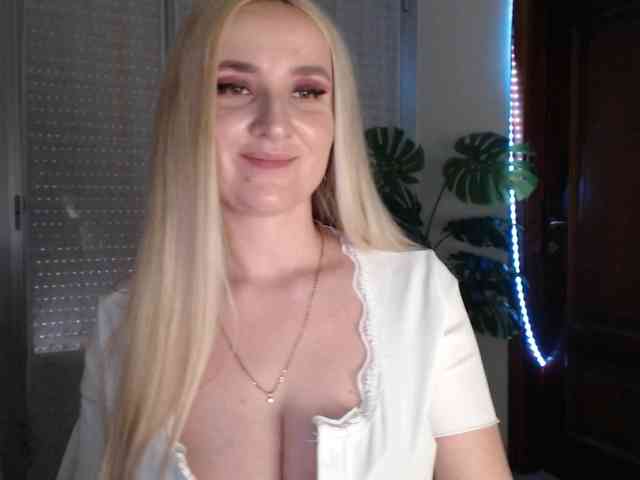 Alina-Lovely webcam