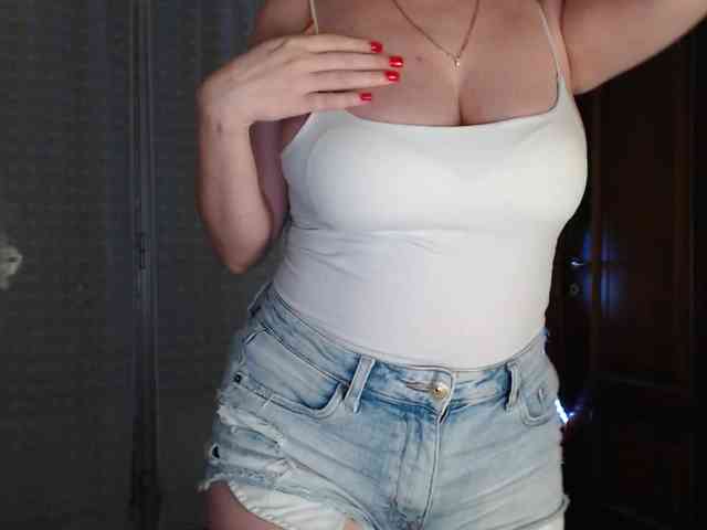 Alina-Lovely webcam