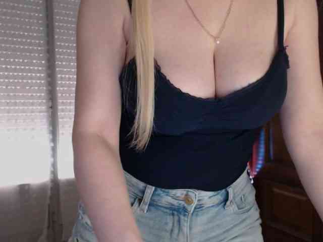 Alina-Lovely webcam