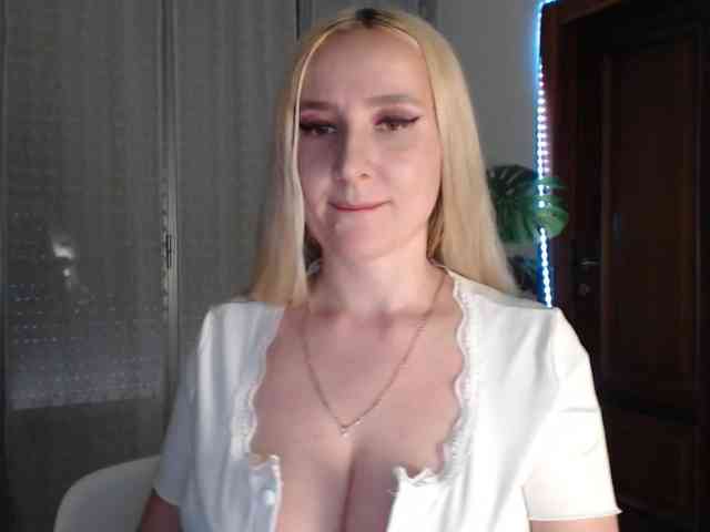 Alina-Lovely webcam