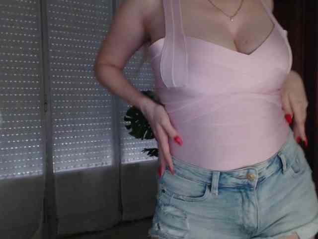 Alina-Lovely webcam