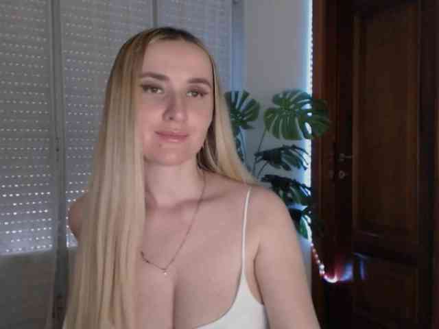 Alina-Lovely webcam