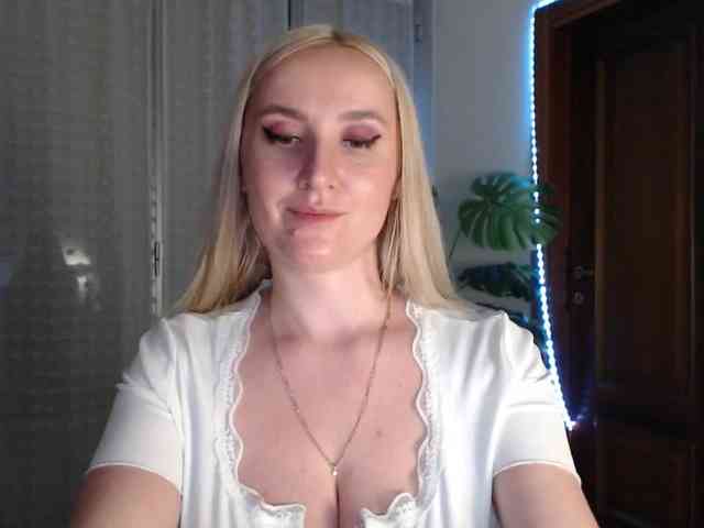 Alina-Lovely webcam