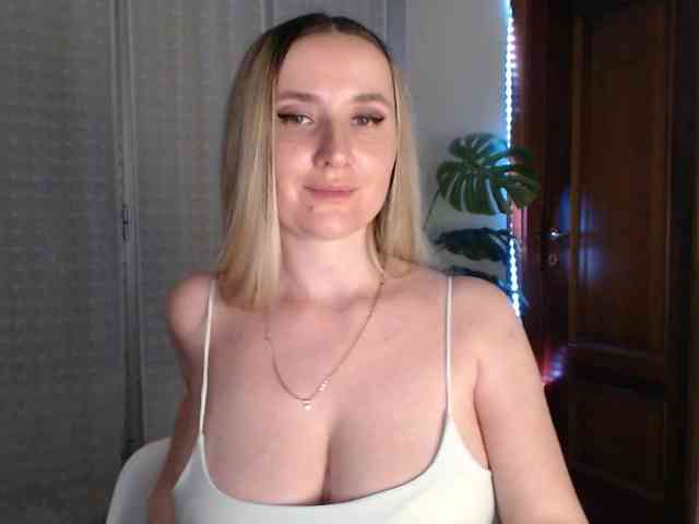 Alina-Lovely webcam
