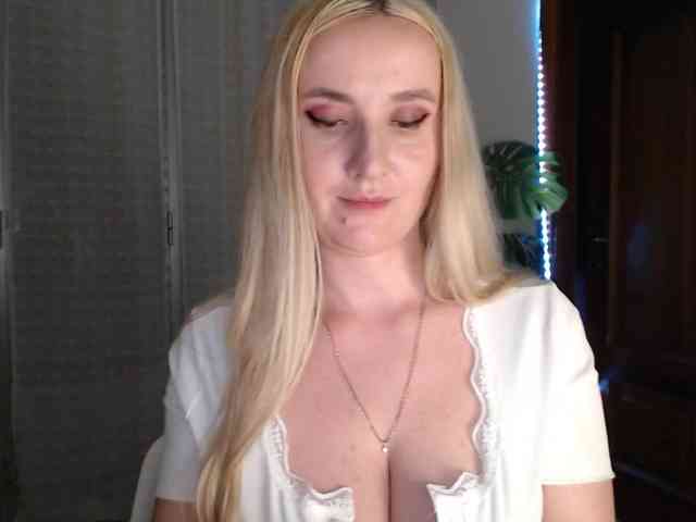 Alina-Lovely webcam
