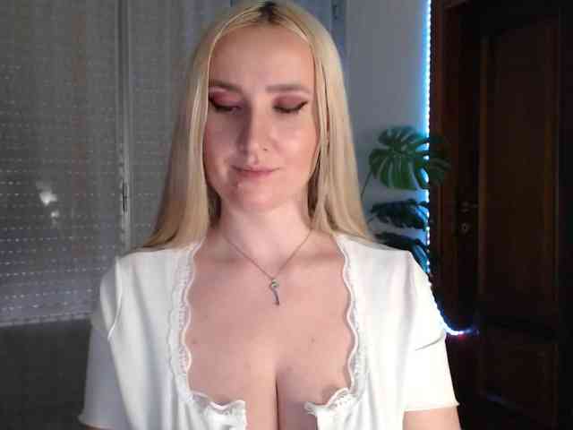 Alina-Lovely webcam