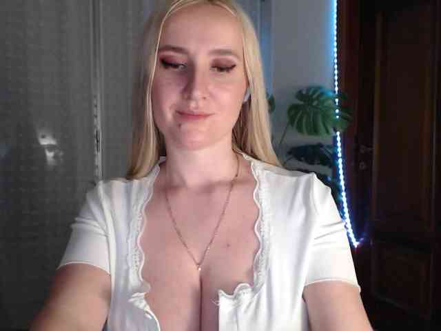 Alina-Lovely webcam