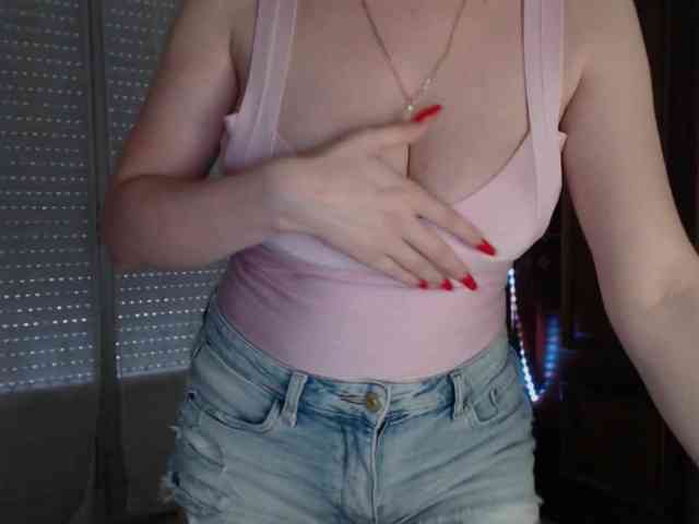 Alina-Lovely webcam