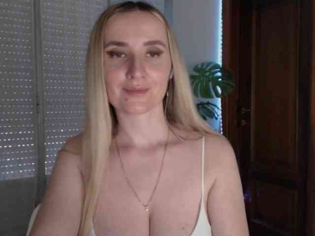 Alina-Lovely webcam