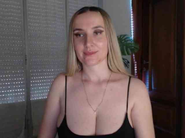 Alina-Lovely webcam