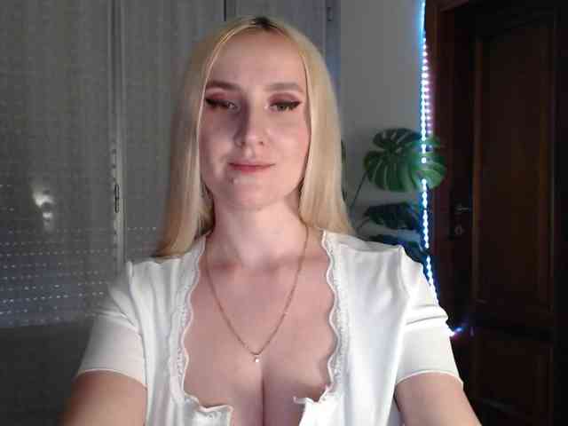 Alina-Lovely webcam