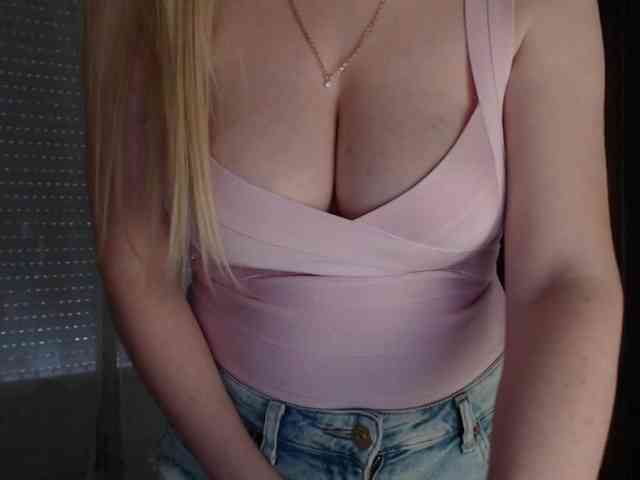 Alina-Lovely webcam