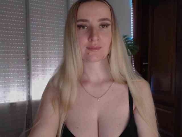 Alina-Lovely webcam