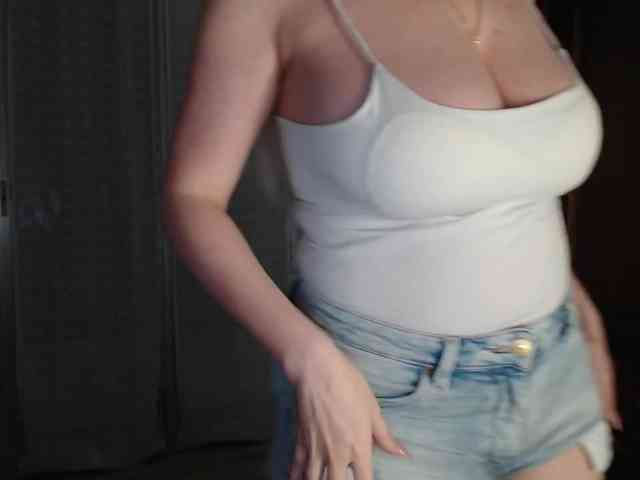 Alina-Lovely webcam