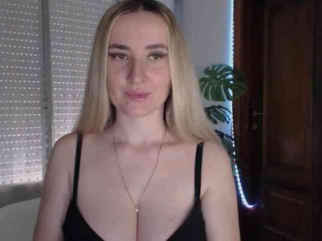 Alina-Lovely webcam