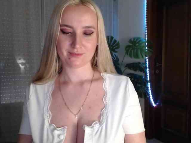 Alina-Lovely webcam
