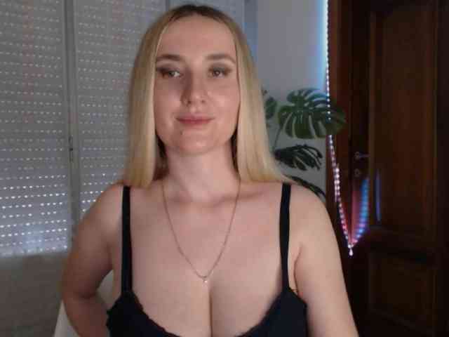 Alina-Lovely webcam