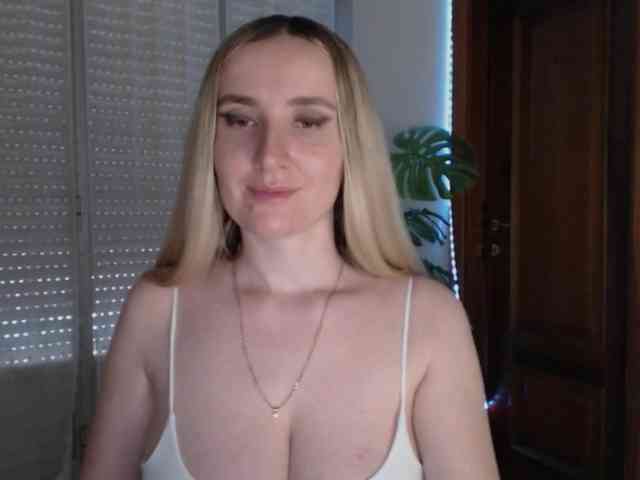 Alina-Lovely webcam