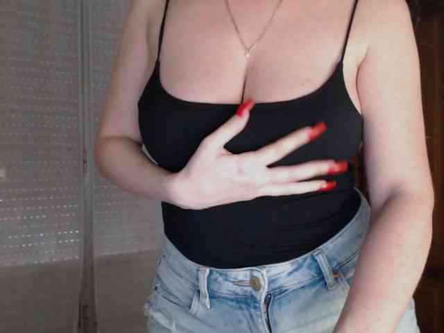 Alina-Lovely webcam