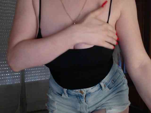 Alina-Lovely webcam