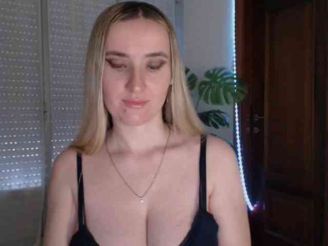 Alina-Lovely webcam