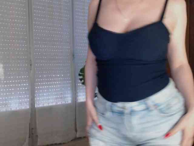Alina-Lovely webcam