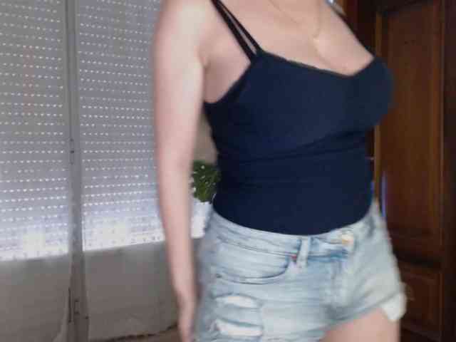Alina-Lovely webcam