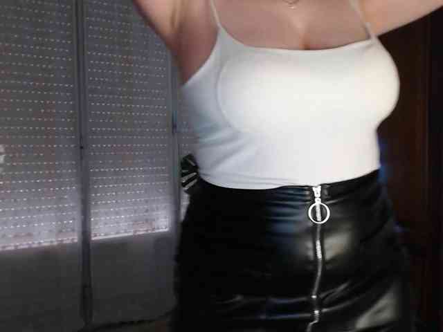 Alina-Lovely webcam