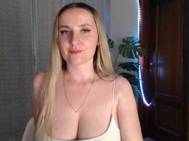 Alina-Lovely webcam