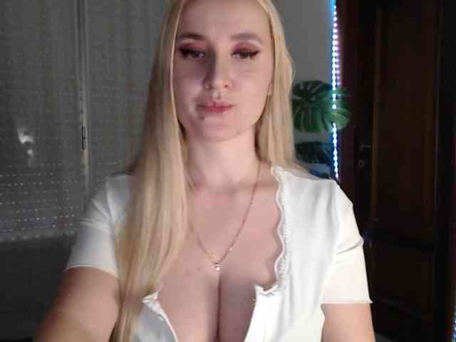 Alina-Lovely webcam