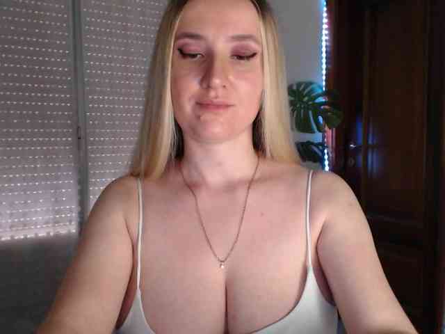 Alina-Lovely webcam